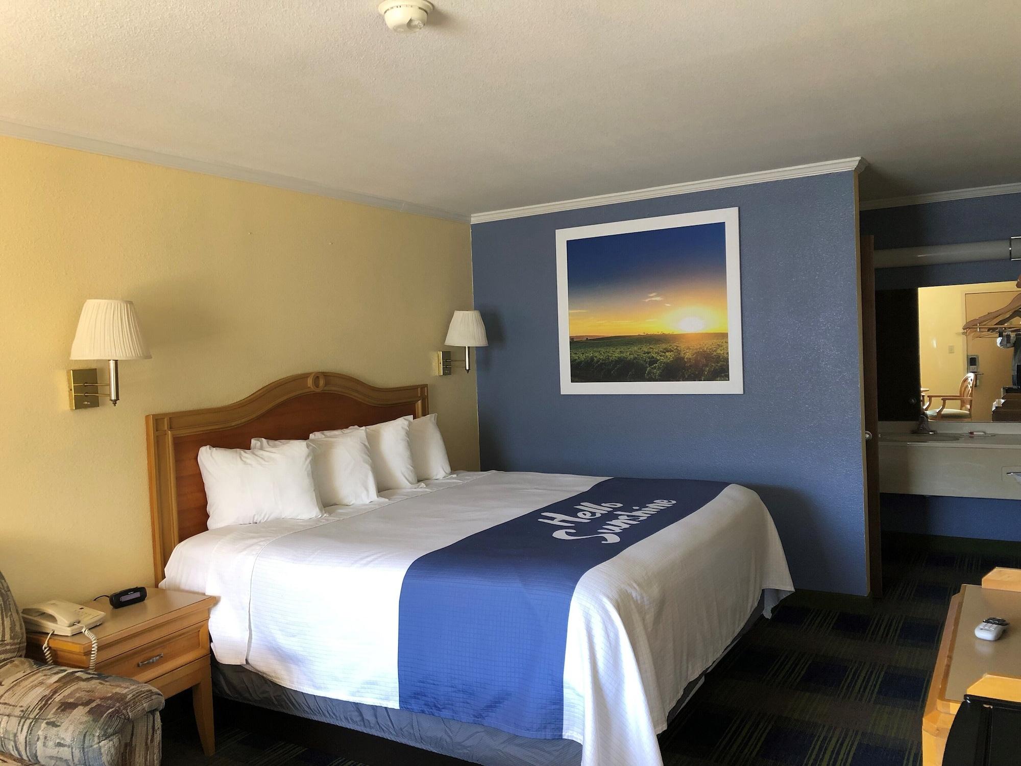 Days Inn By Wyndham Alamogordo White Sands Bagian luar foto