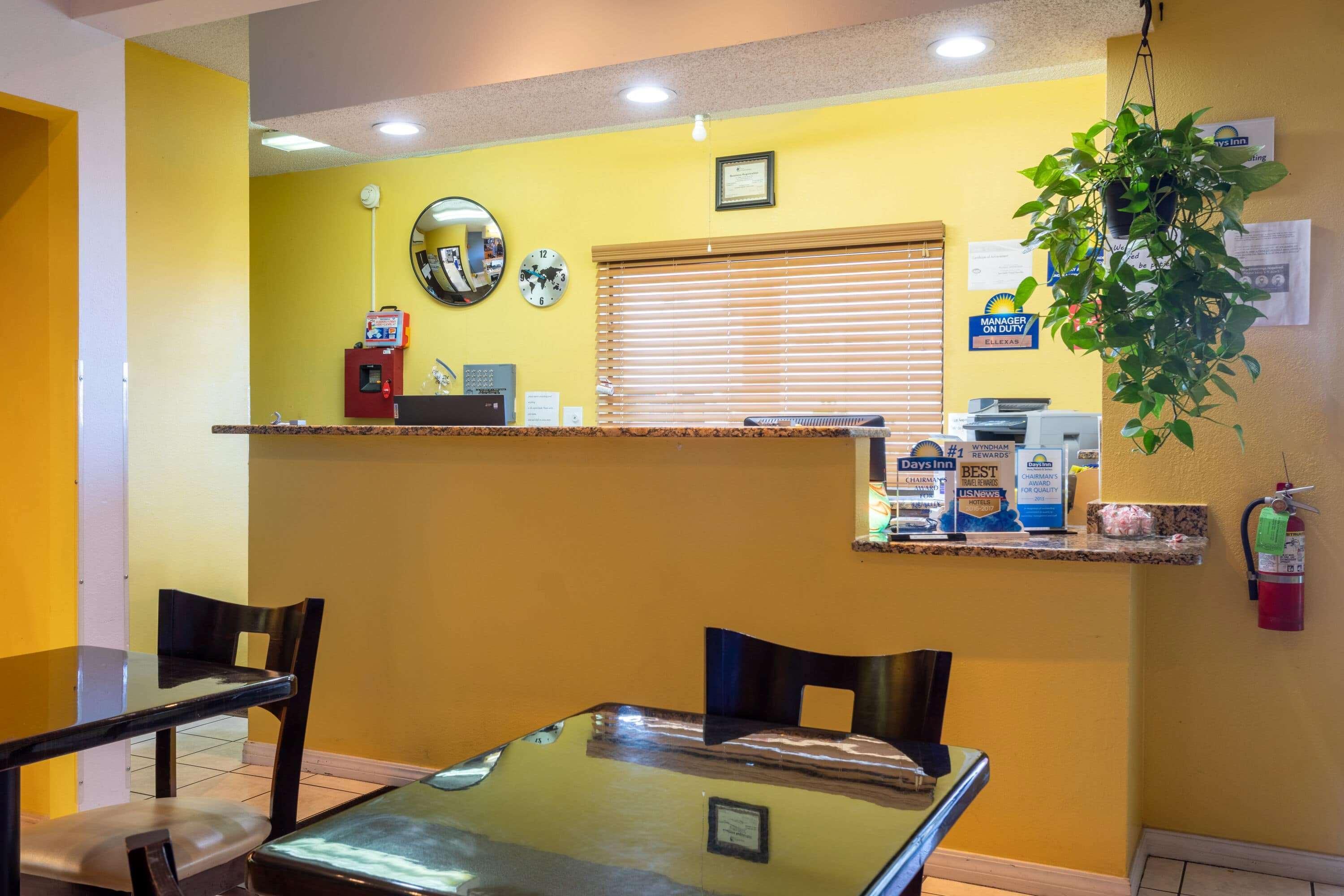 Days Inn By Wyndham Alamogordo White Sands Bagian luar foto