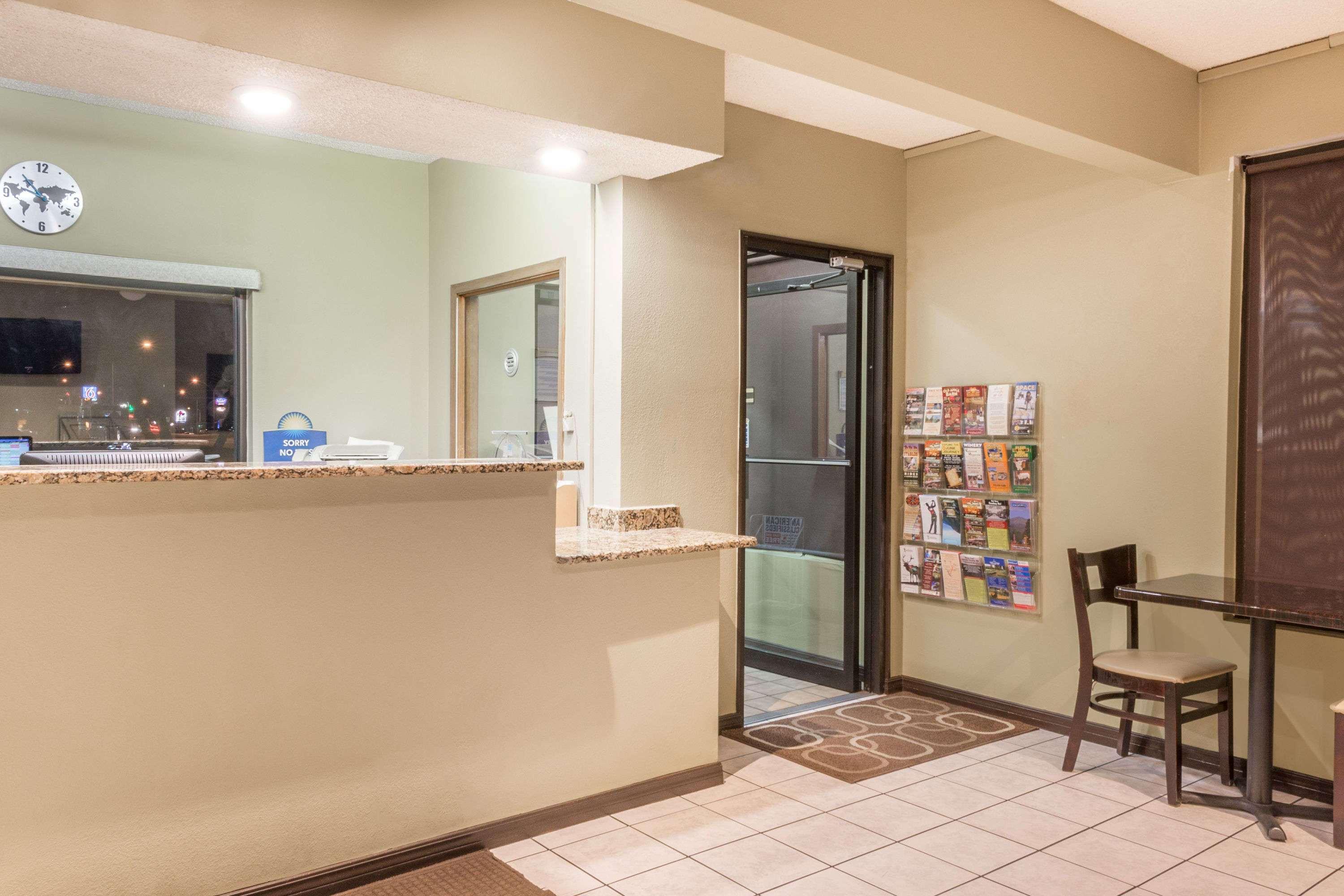 Days Inn By Wyndham Alamogordo White Sands Bagian luar foto