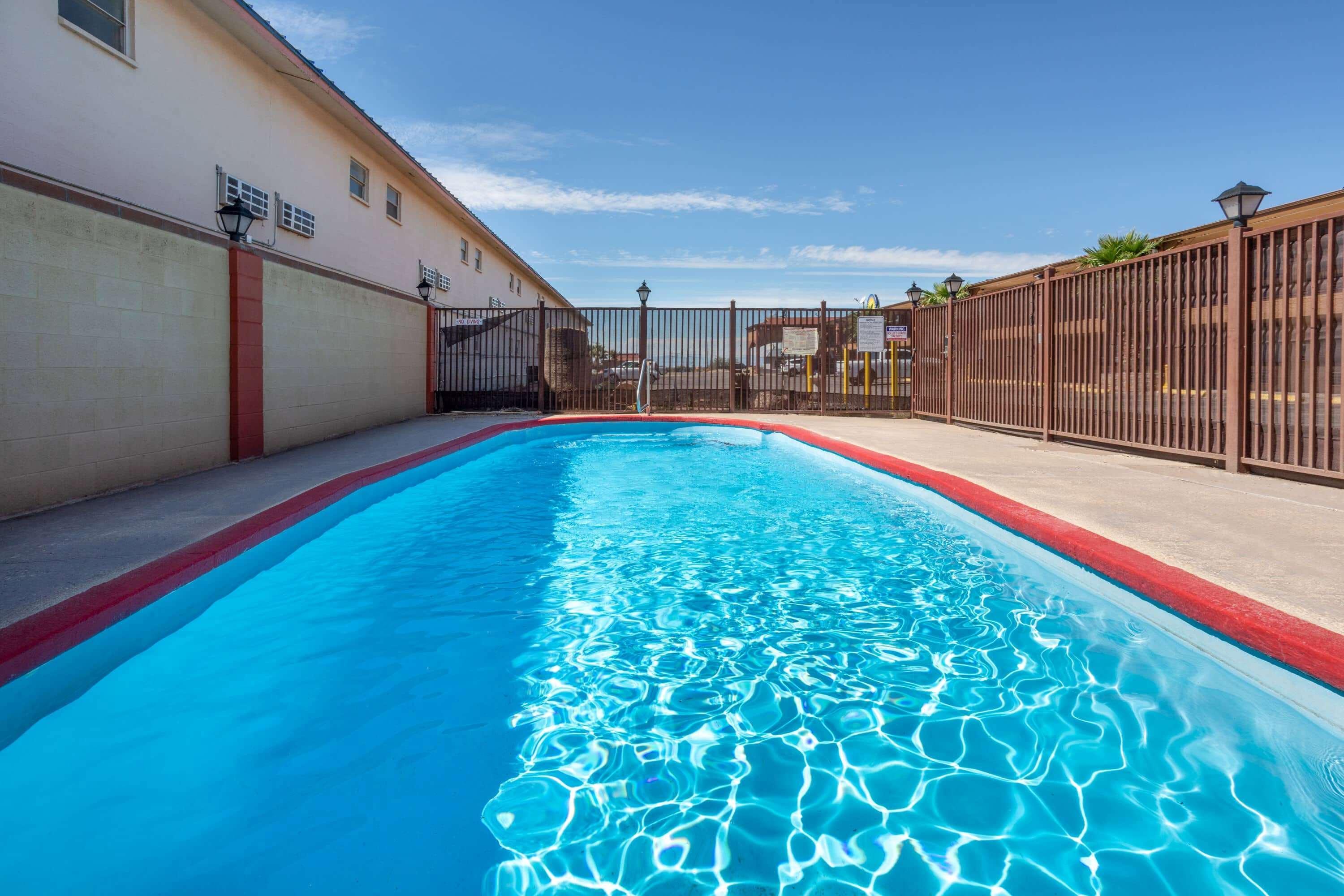 Days Inn By Wyndham Alamogordo White Sands Bagian luar foto