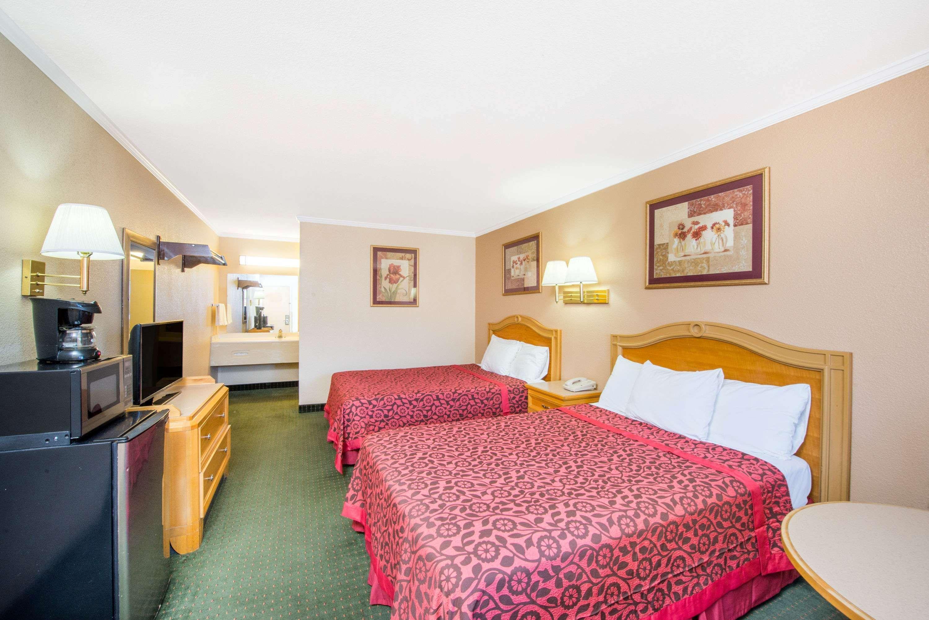 Days Inn By Wyndham Alamogordo White Sands Bagian luar foto