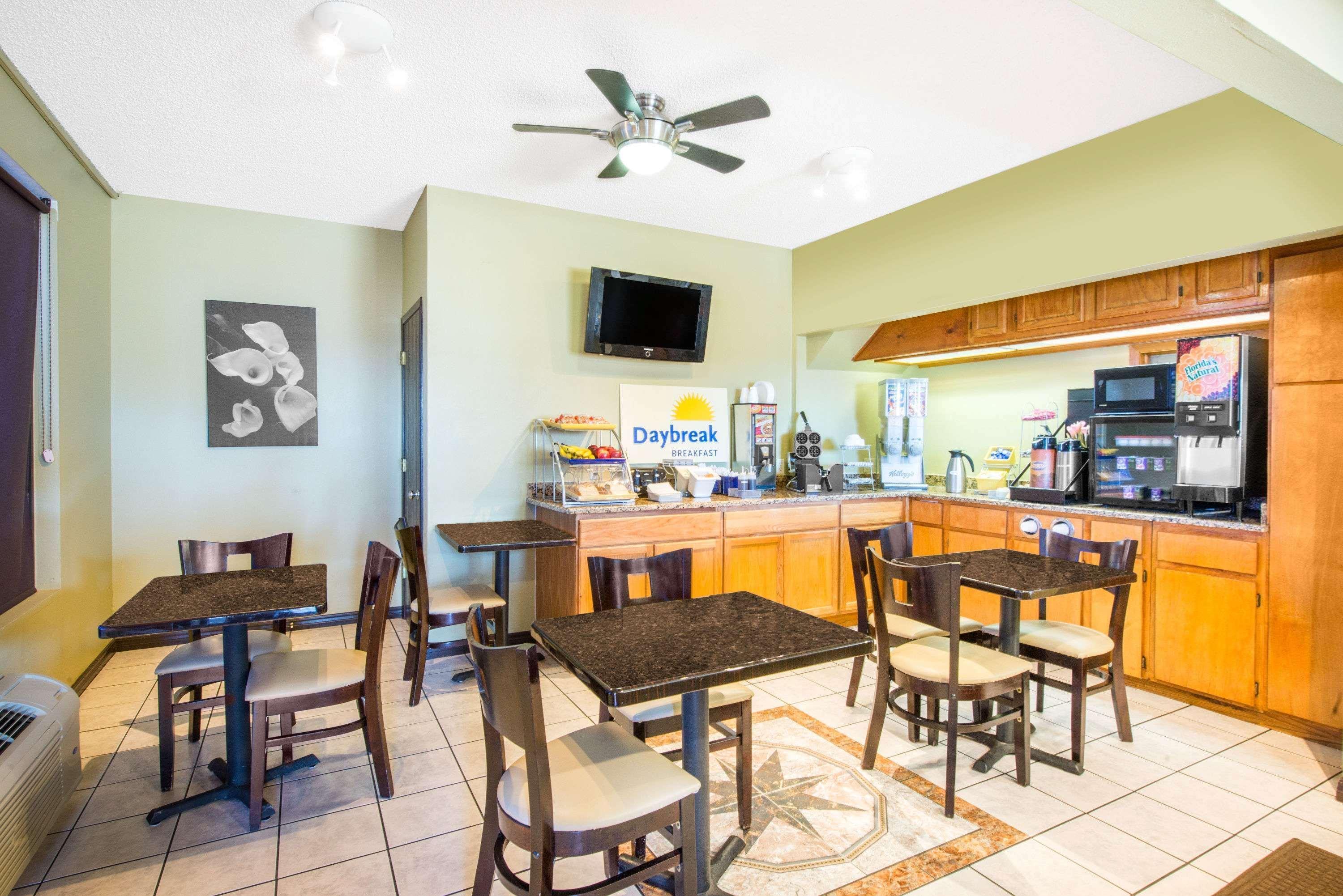 Days Inn By Wyndham Alamogordo White Sands Bagian luar foto