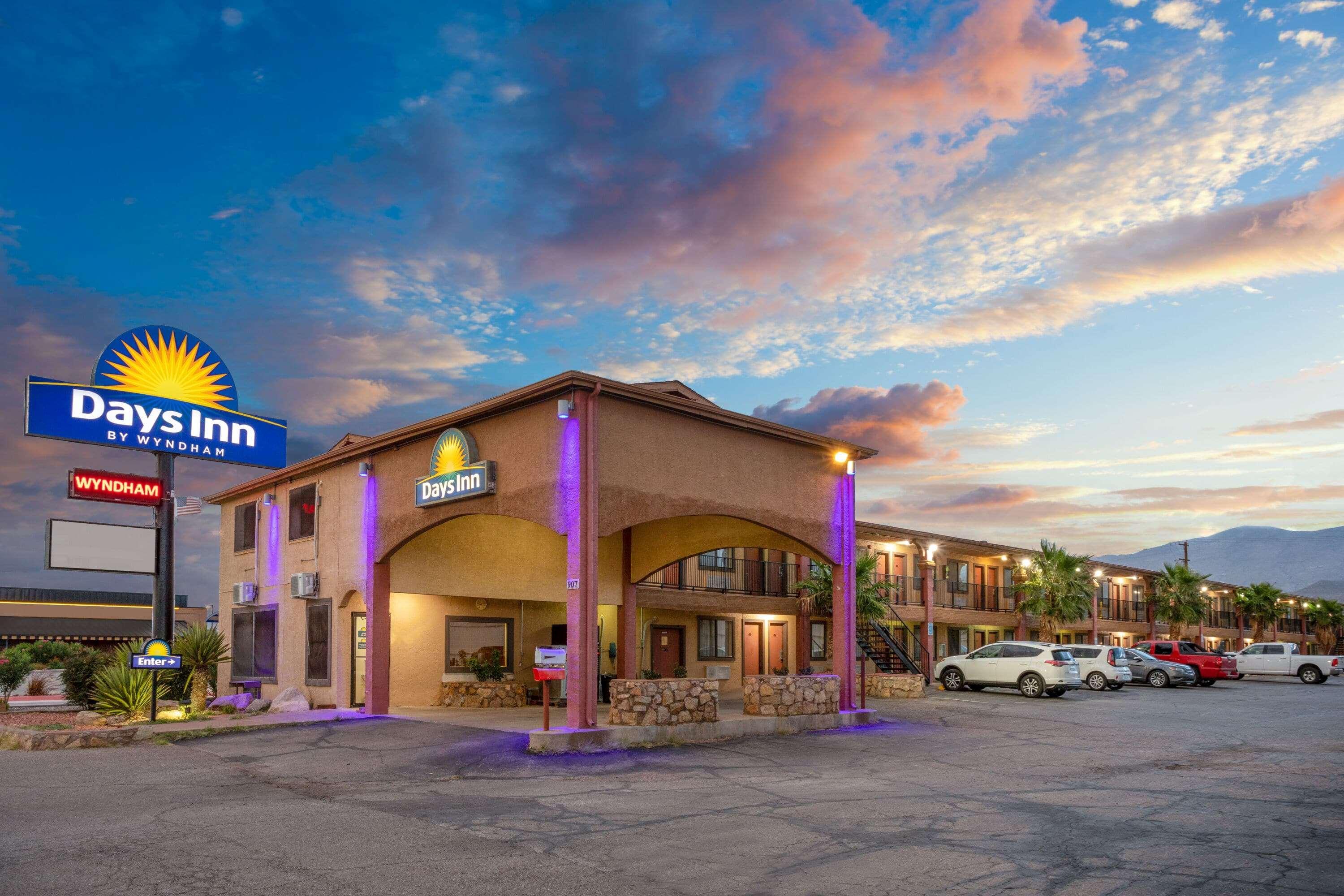Days Inn By Wyndham Alamogordo White Sands Bagian luar foto