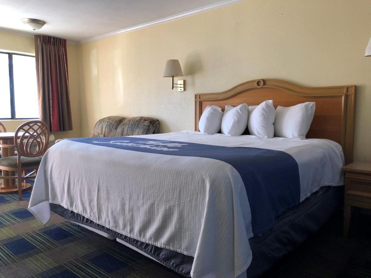 Days Inn By Wyndham Alamogordo White Sands Bagian luar foto