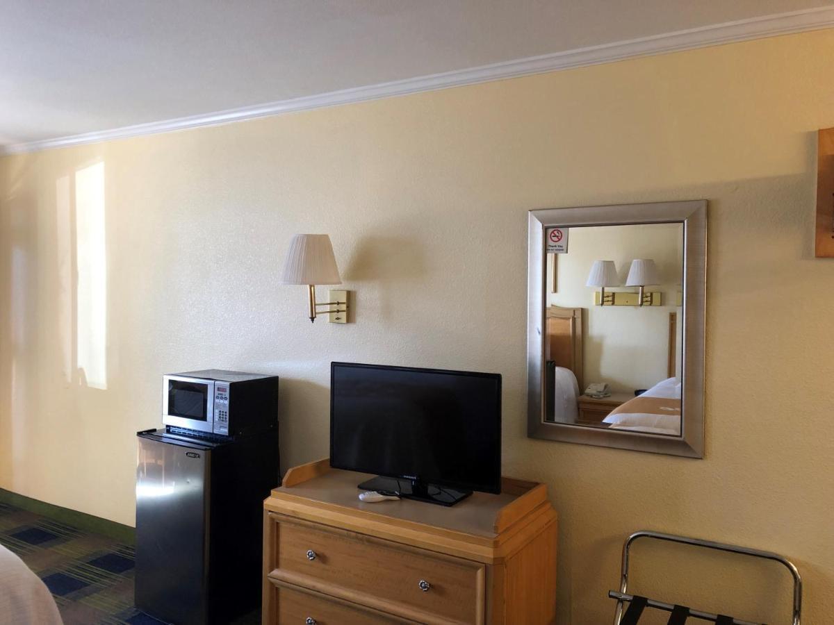Days Inn By Wyndham Alamogordo White Sands Bagian luar foto
